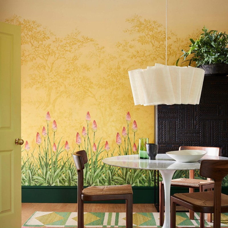 Little Greene Upper Brook St. wallpaper — lifestyle image 11