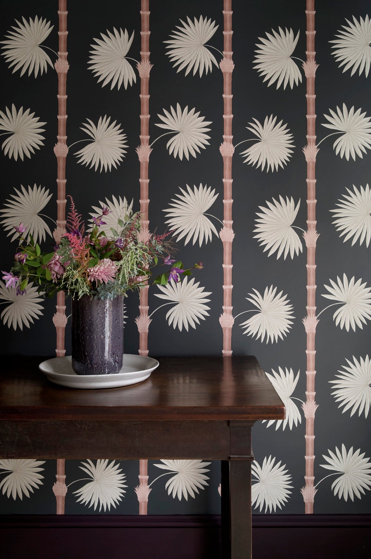 Paint & Paper Library Hardy Palm wallpaper lifestyle image 2