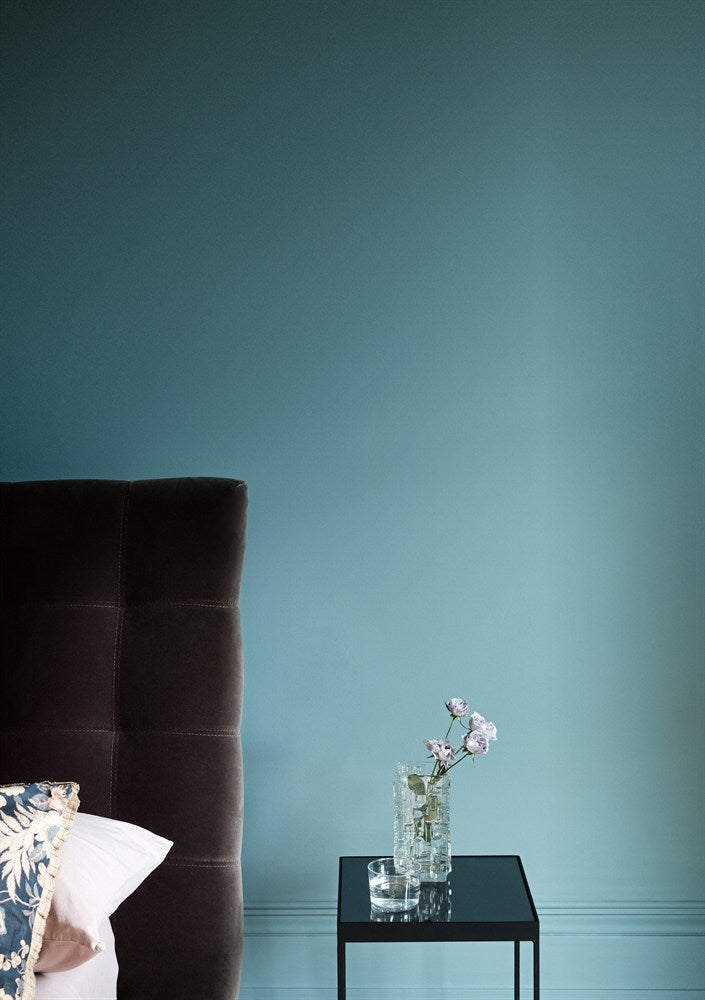 Paint & Paper Library Blue Gum 620 lifestyle – Blue Gum Detail