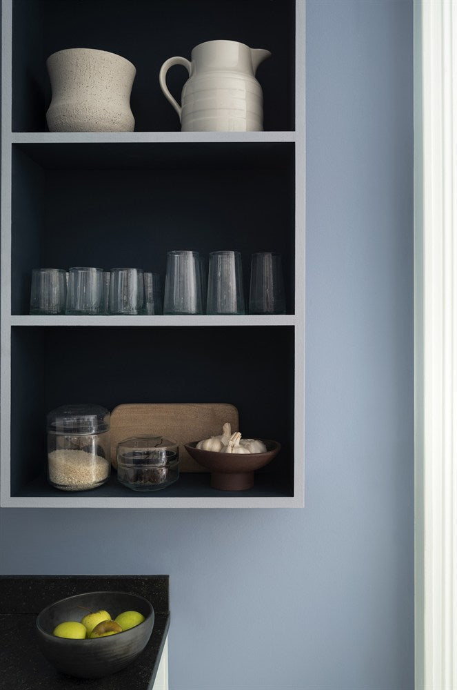 Paint & Paper Library Porcelain IV 664 lifestyle – Blue Vein, Porcelain IV, Kigali