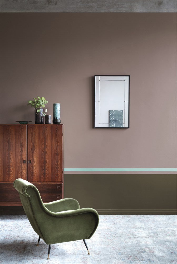 Paint & Paper Library Rouge II 326 lifestyle – Bronze, Deep Water Green, Rouge II