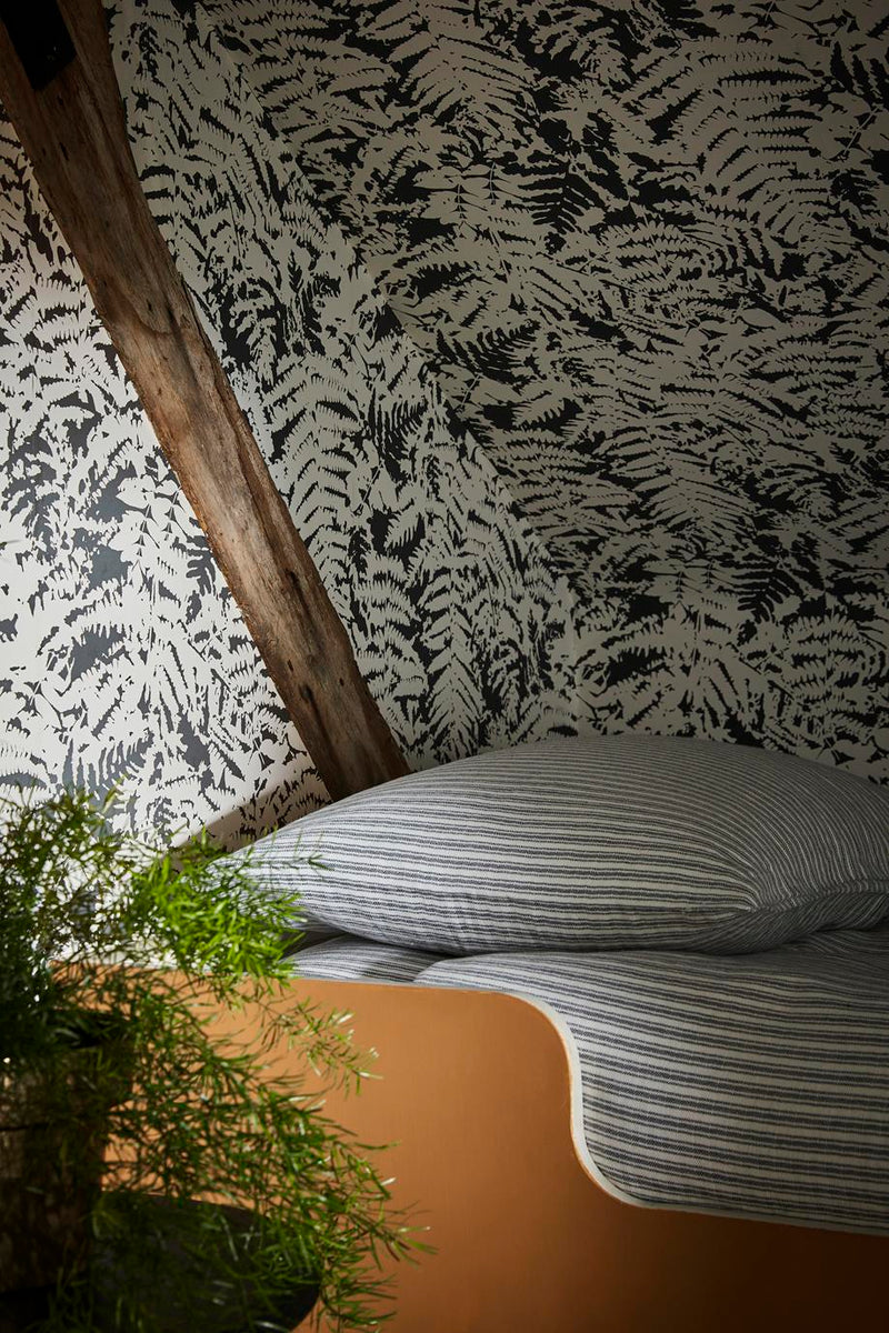 Little Greene Middle Buff 122