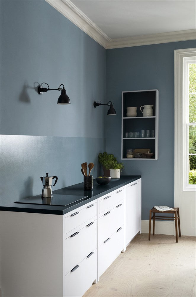 Paint & Paper Library Porcelain IV 664 lifestyle – Flat Light, Blue Vein, Porcelain IV, Kigali