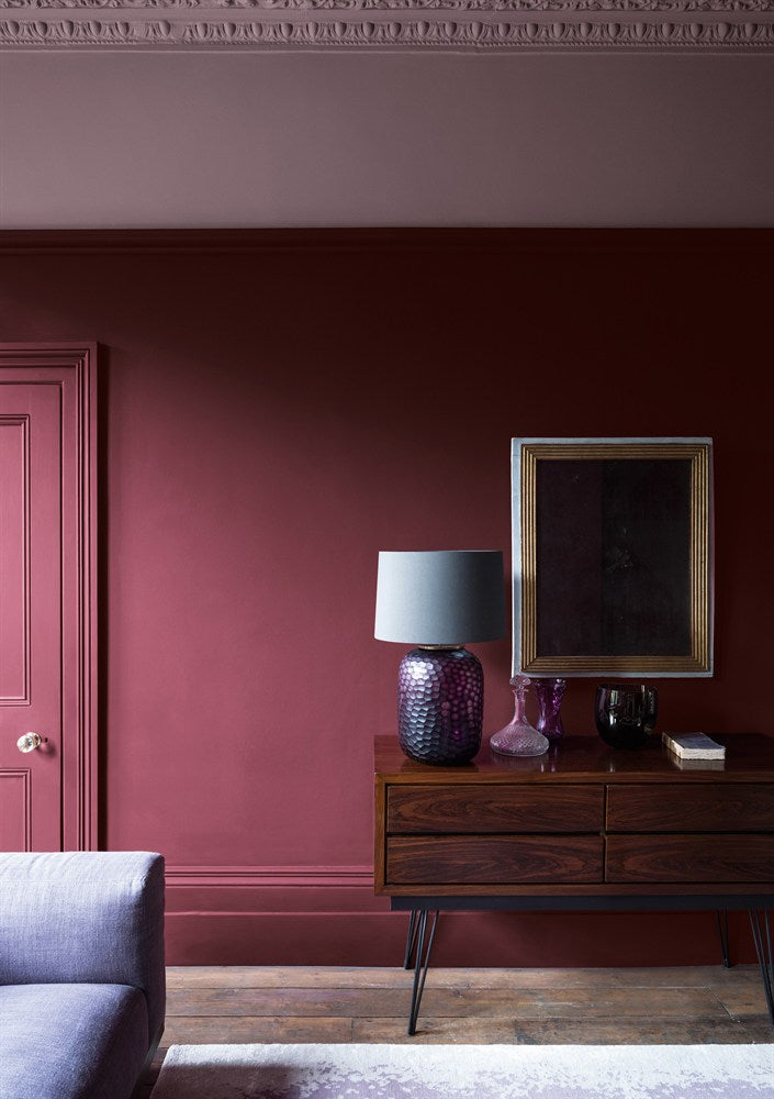 Paint & Paper Library Lady Char's Lilac 368 lifestyle – Grenache, Lady Char's Lilac Detail
