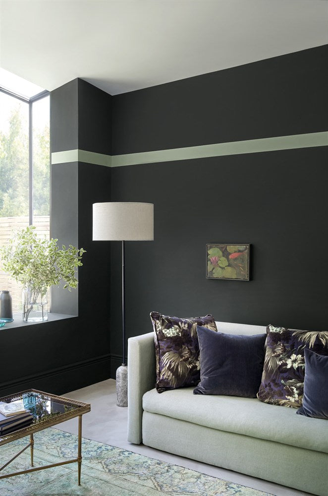 Paint & Paper Library Raw Chalk 559 lifestyle – Ilex, Sobek and Raw Chalk
