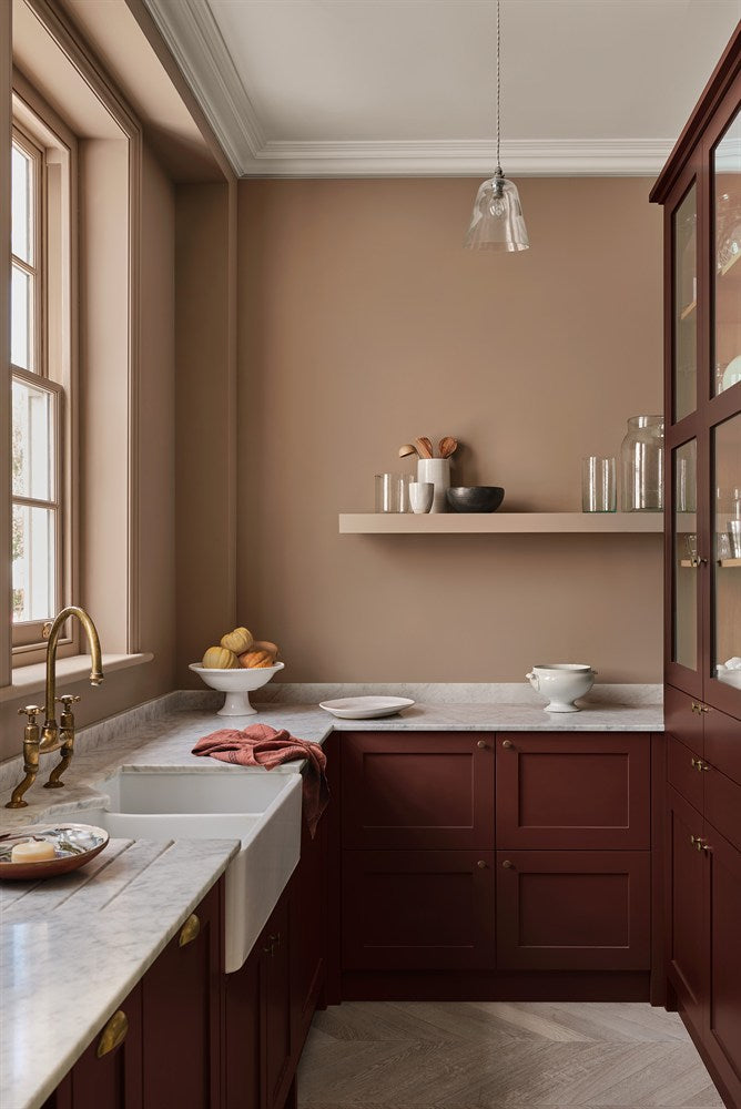 Paint & Paper Library Mink 297 lifestyle – Mink, Scarlet 'n' Rust, Clean White