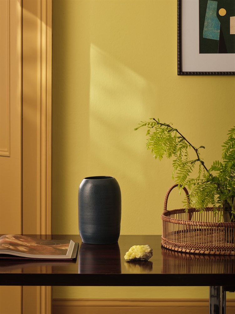 Paint & Paper Library Peruvian Yellow 710 lifestyle – Peruvian Yellow, Pollen II