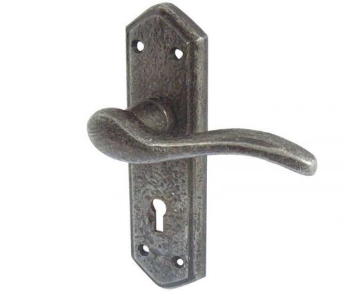 Wentworth Door Handle PEW500